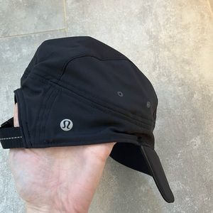 Lululemon Running Hat Reflective Black EUC